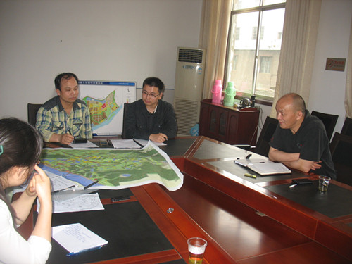 中國經(jīng)濟體制改革基金會公眾意見部參加“湘潭市高新區(qū)綠心地區(qū)控規(guī)”調(diào)研